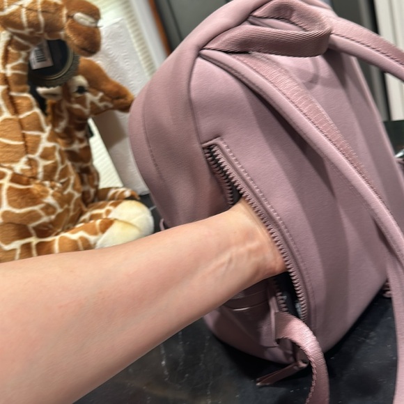 vera wang backpack - Picture 3 of 10